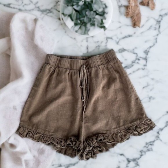 SHEIN Pants - SHEIN Green Pull On High Waist Shorts Size XS Ruffle Hem